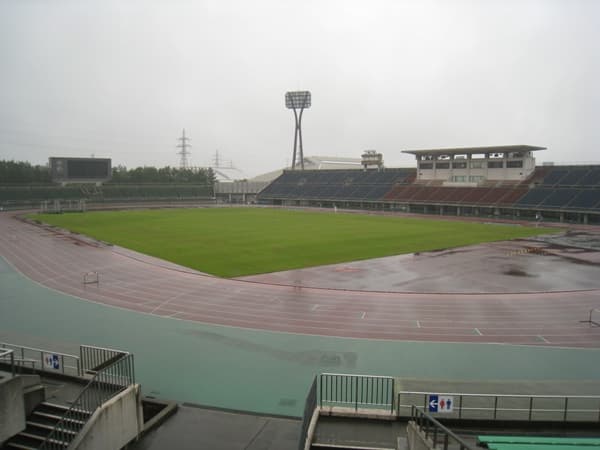 石川県西部緑地公園陸上競技場