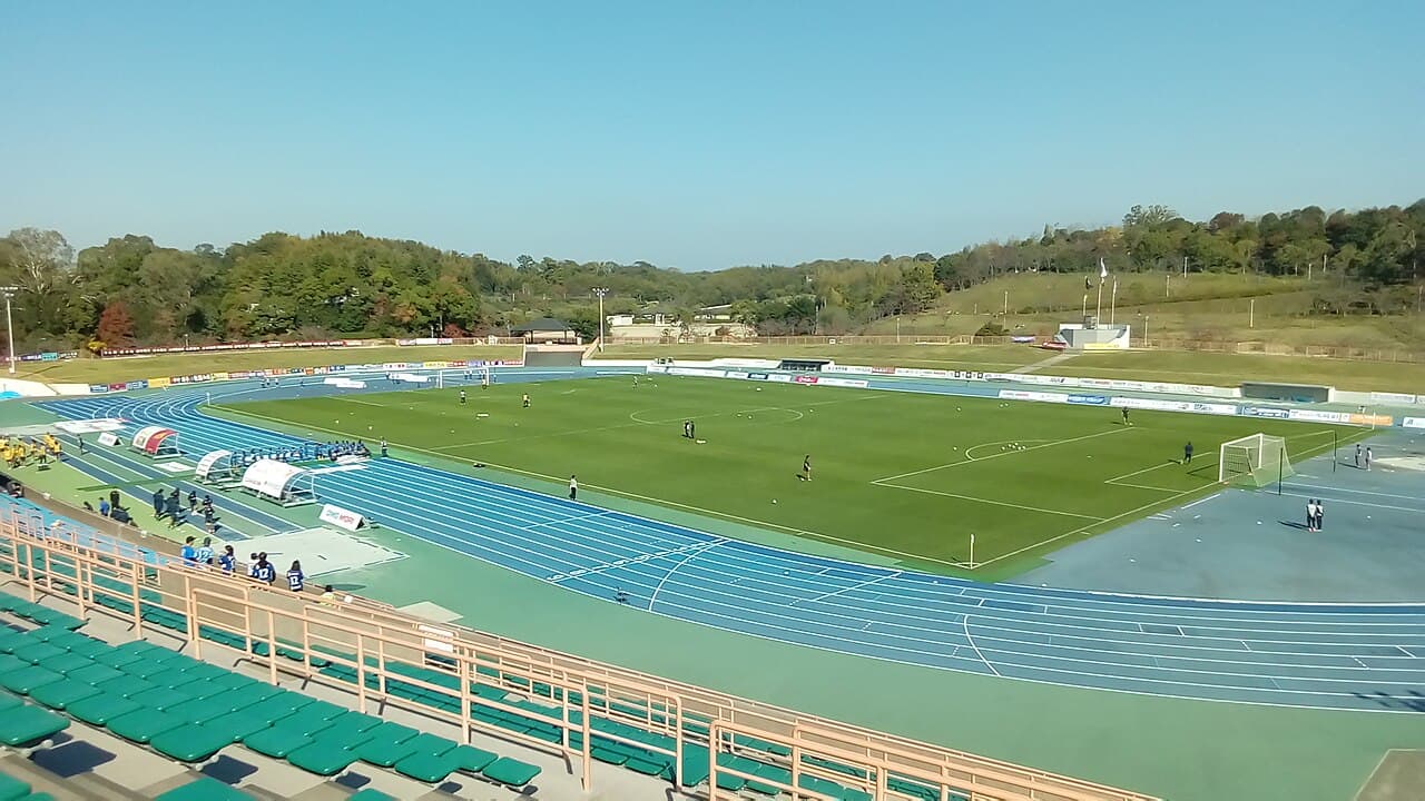 ロートフィールド奈良(鴻ノ池陸上競技場)